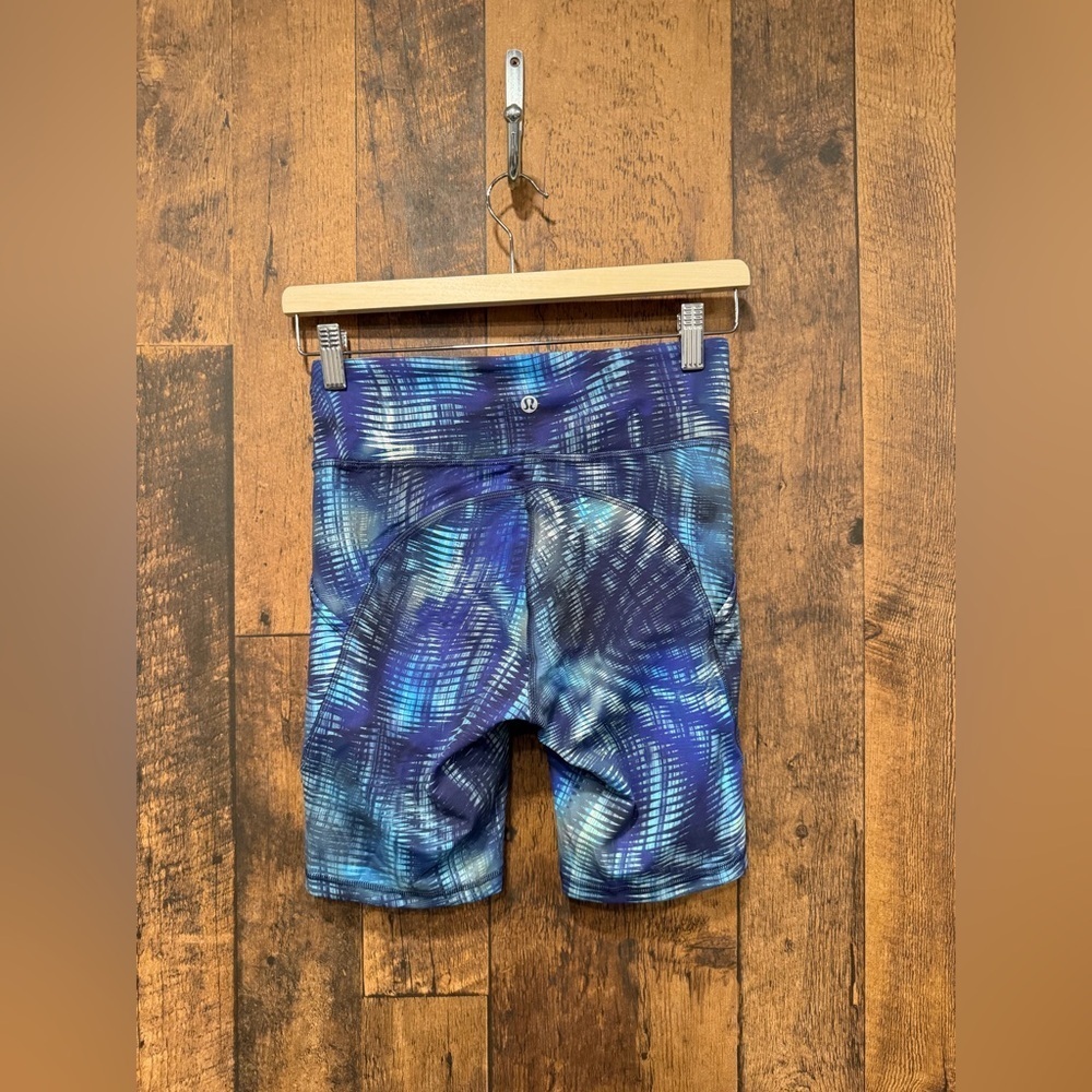 NWT Lululemon Invigorate High-Rise Short 8"
Shapeshifter Flux Blue Multi Size 6 - Picture 3 of 5
